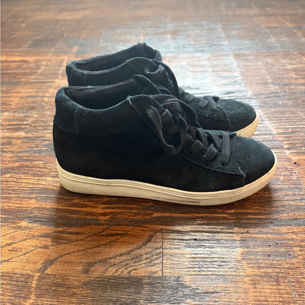 Blondo Sneakers